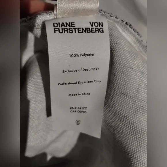 Diane Von Furstenberg Tote Bag 50th Anniversary Crossword Print Large Packable - Picture 7 of 13